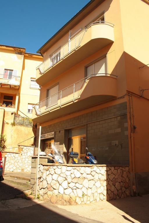Casa Marina Apartment กาส์ตีจลิโอเน เดลลา เปสกายา ภายนอก รูปภาพ